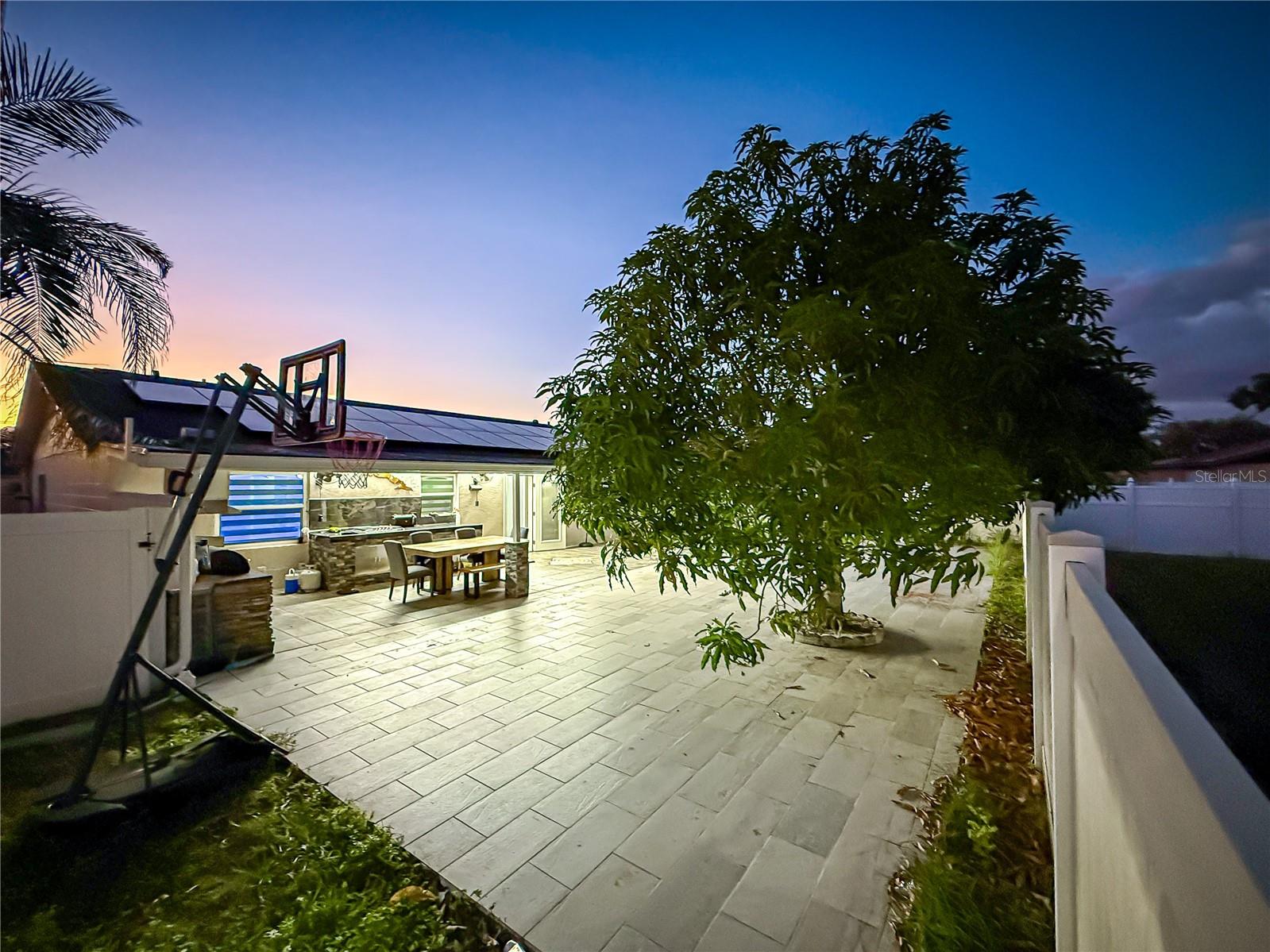 Listing photo id 13 for 1054 Old Field Drive