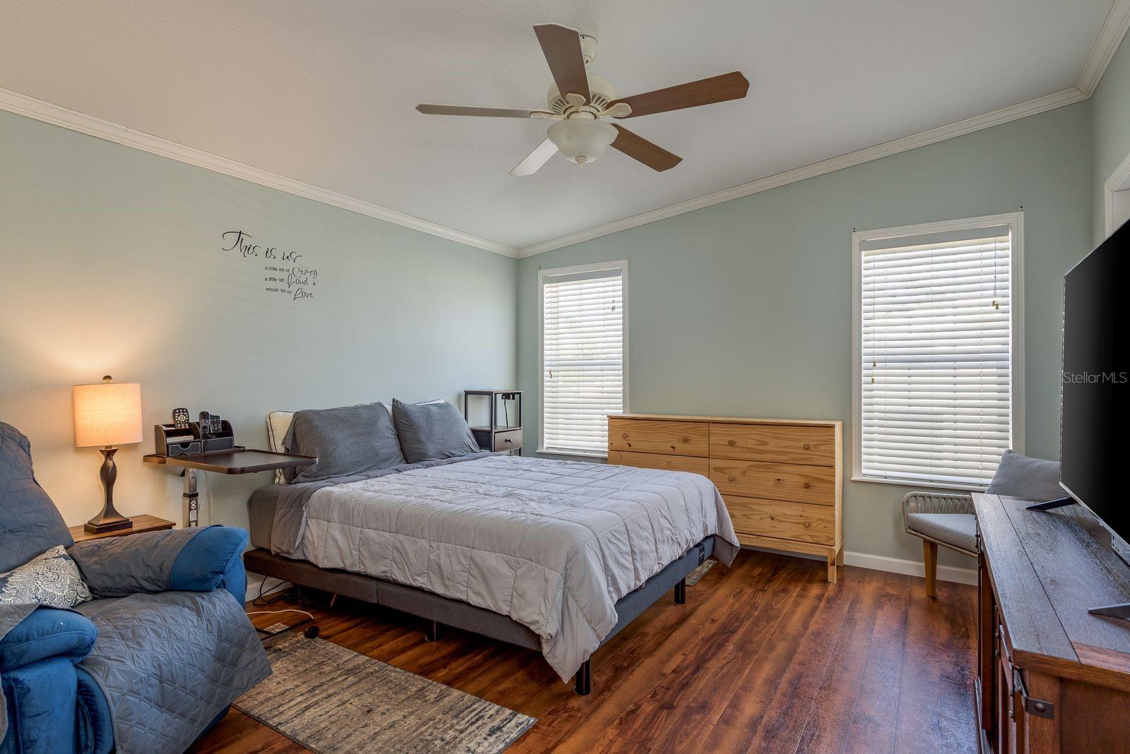 Image 17 of 36 For 36 New Fawn Court 34