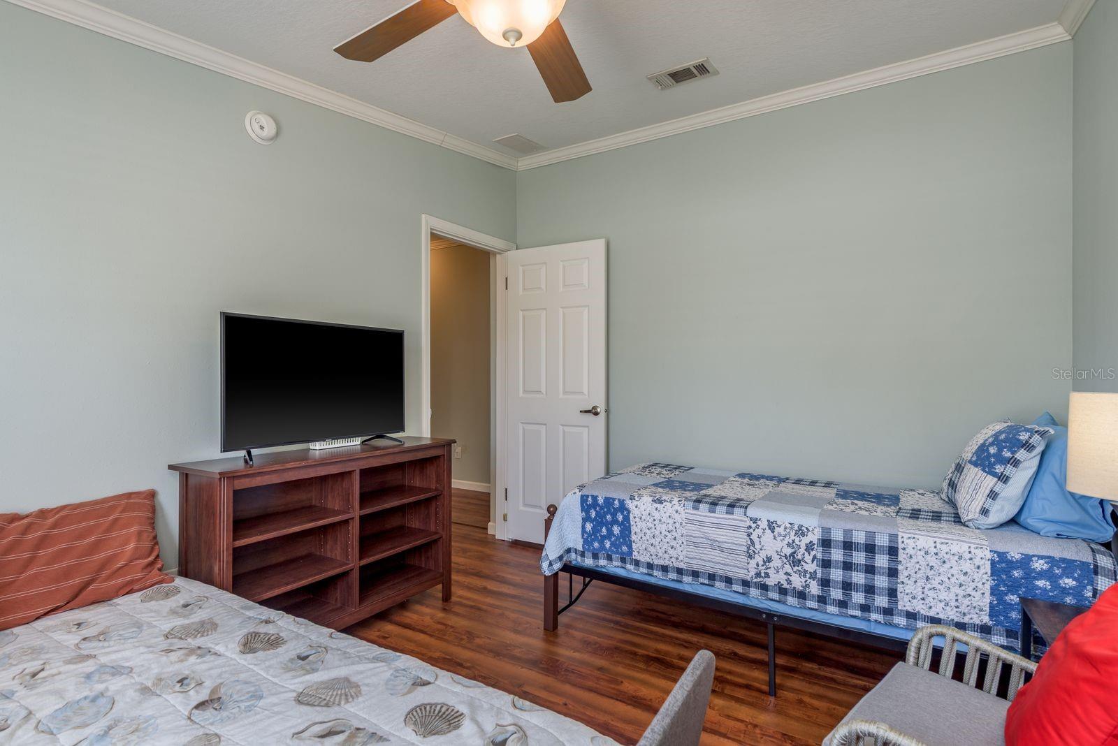 Image 21 of 36 For 36 New Fawn Court 34