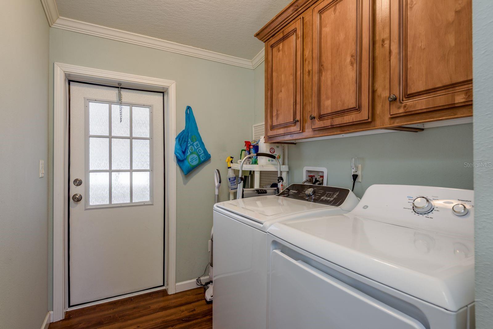 Image 22 of 36 For 36 New Fawn Court 34