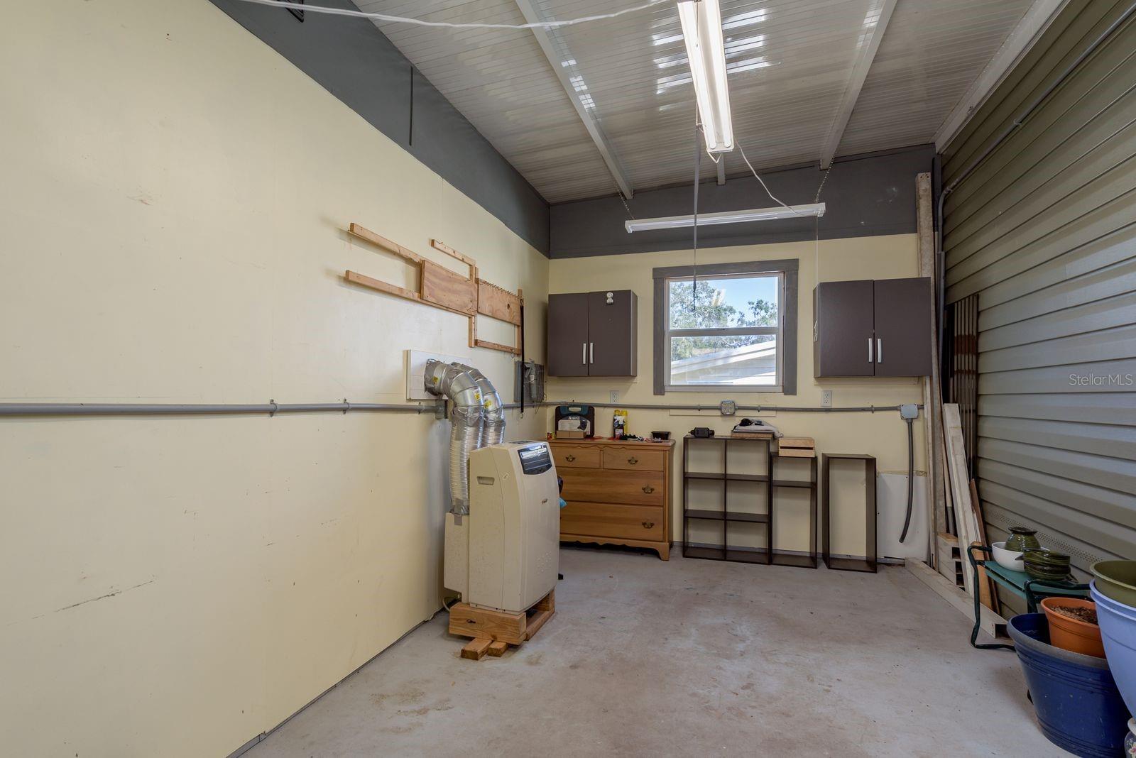 Image 24 of 36 For 36 New Fawn Court 34