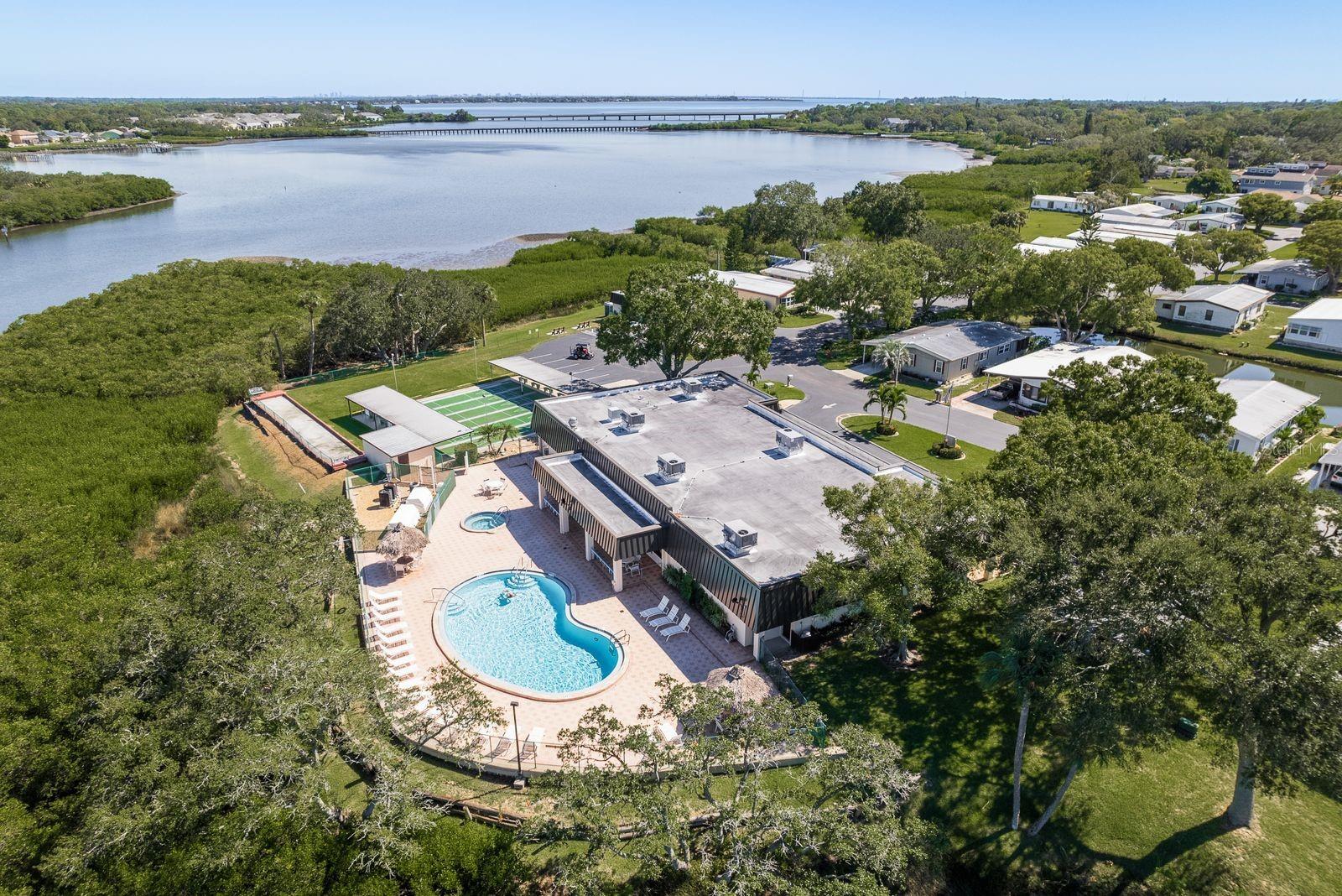 Image 29 of 36 For 36 New Fawn Court 34