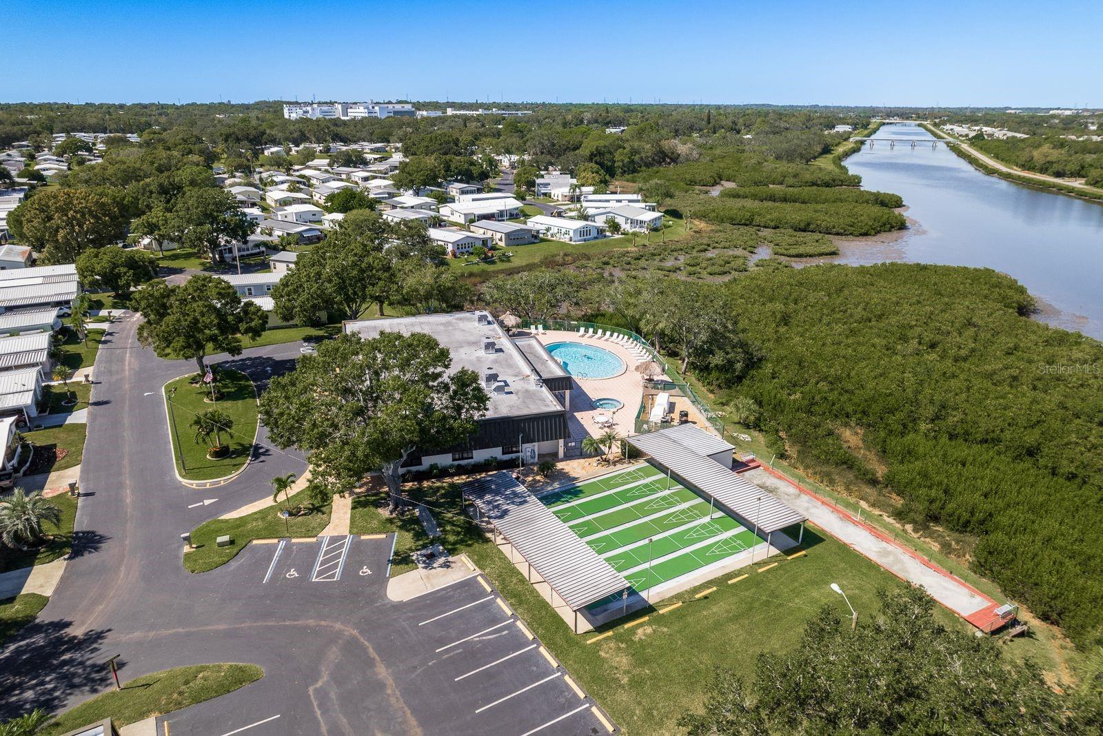 Image 30 of 36 For 36 New Fawn Court 34