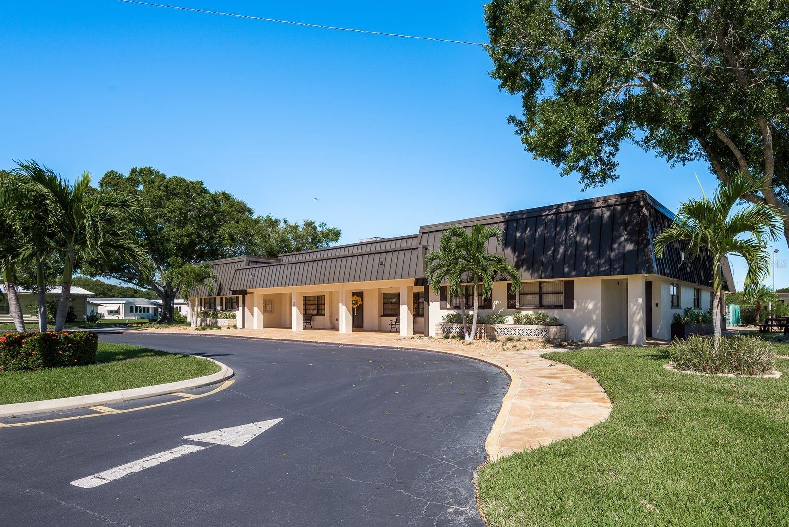 Image 31 of 36 For 36 New Fawn Court 34