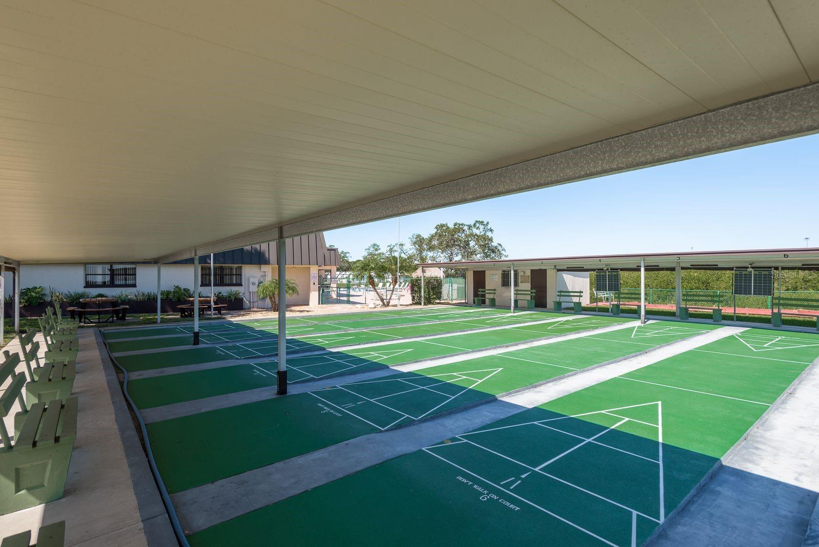 Image 32 of 36 For 36 New Fawn Court 34