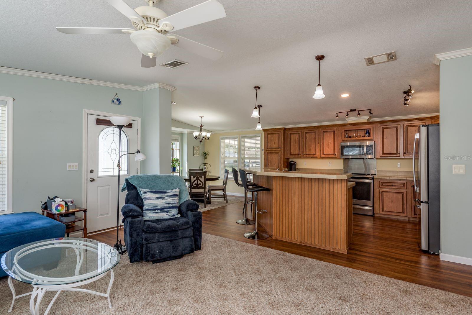 Image 5 of 36 For 36 New Fawn Court 34