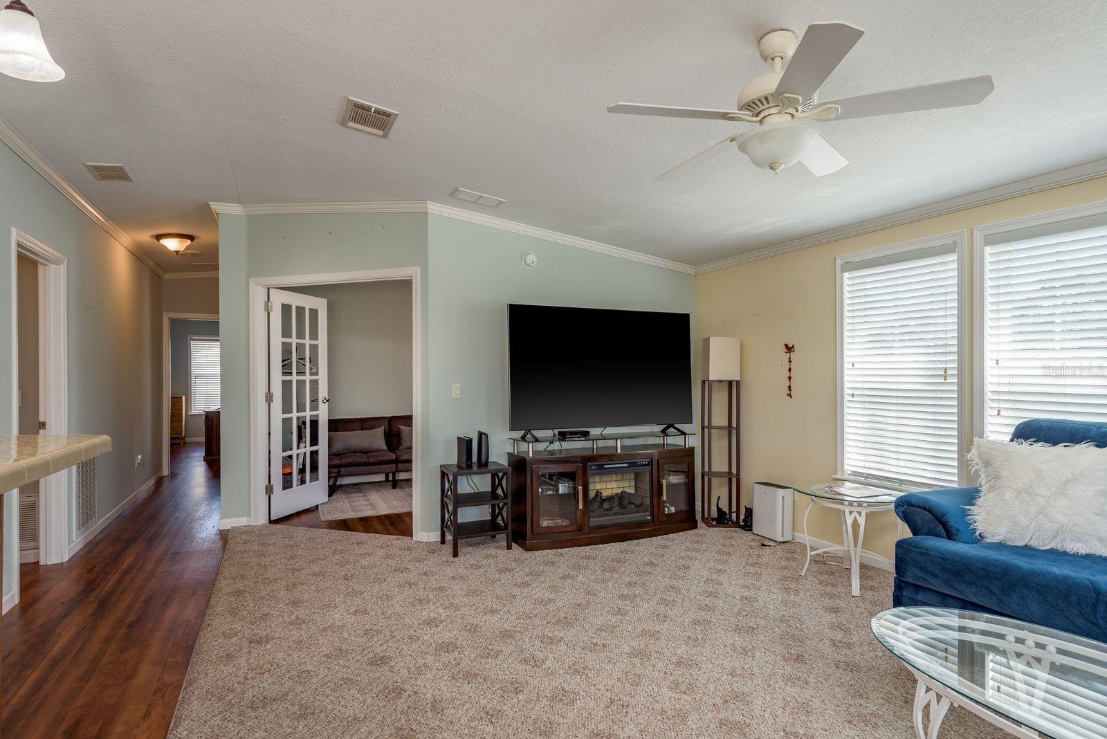 Image 7 of 36 For 36 New Fawn Court 34