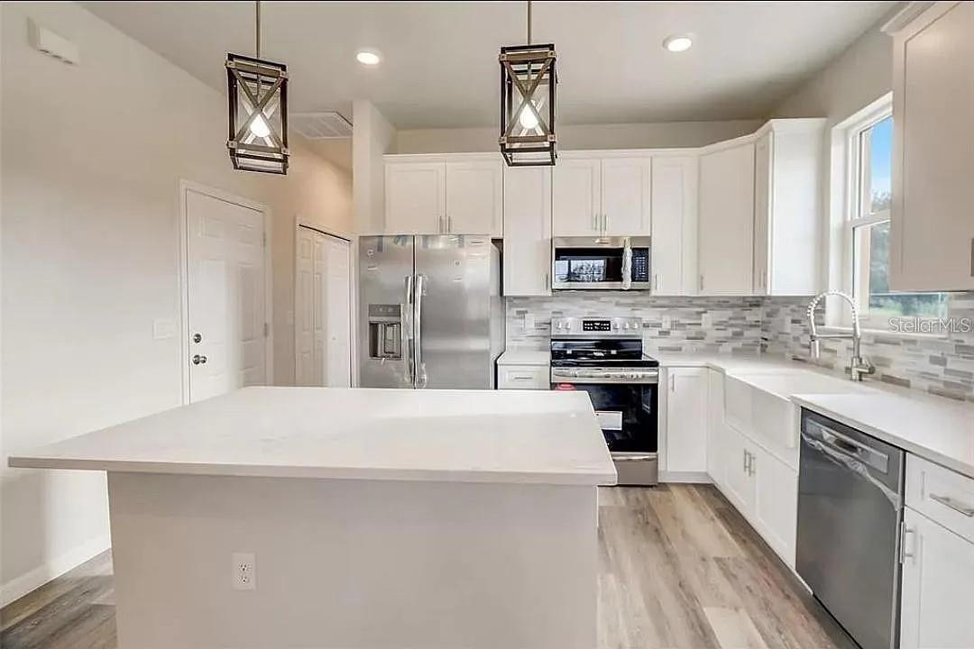 Image 2 of 7 For 3869 Janeen Circle