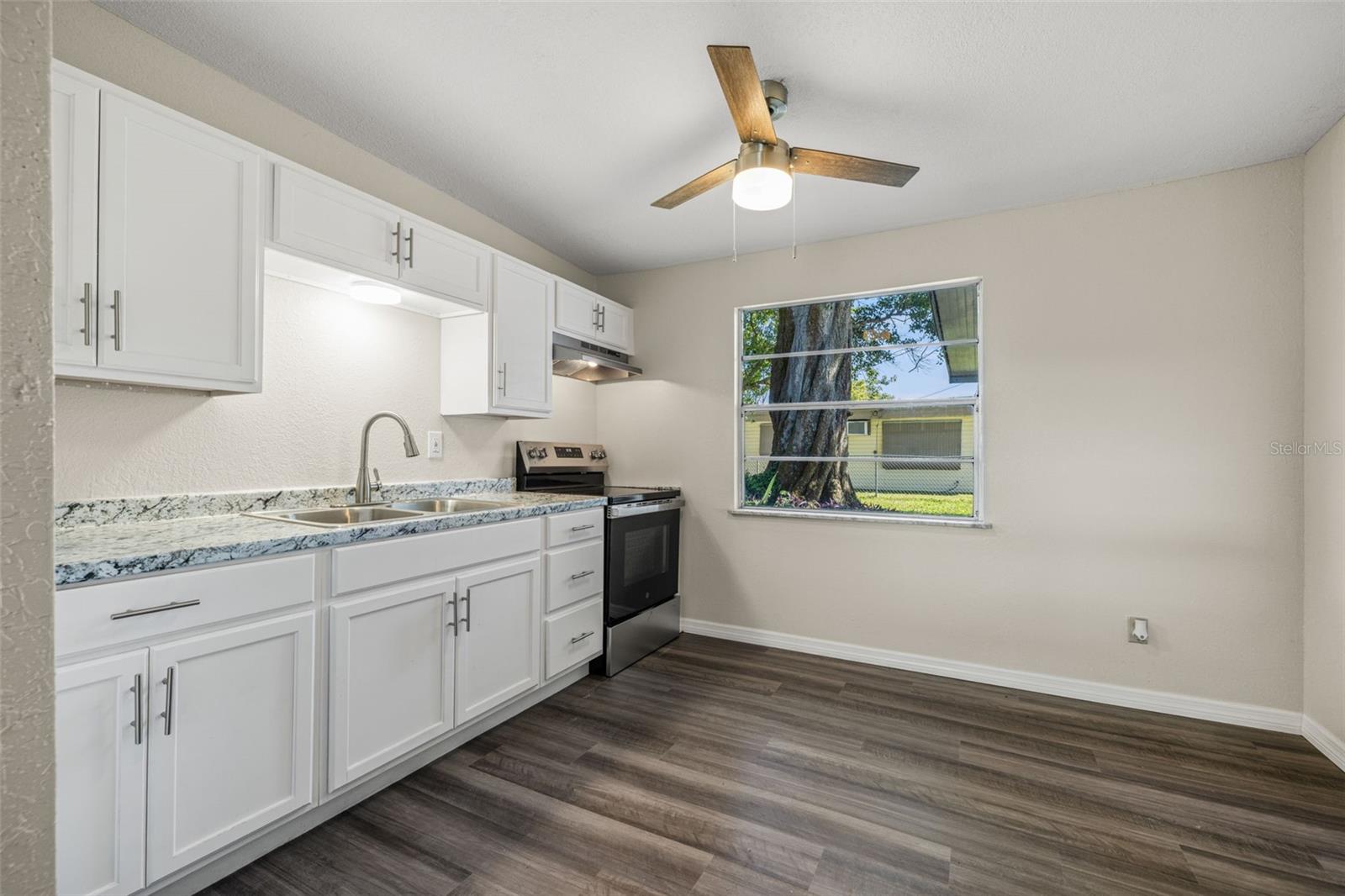 Image 11 of 30 For 39019 Heath Drive