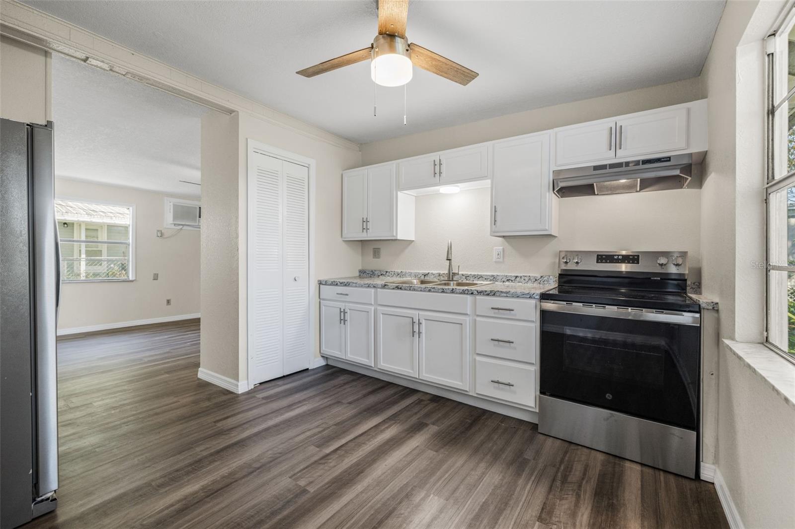 Image 12 of 30 For 39019 Heath Drive