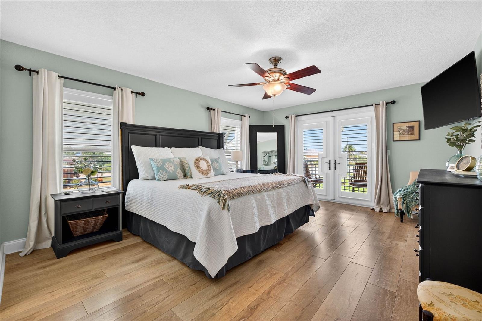 Image 13 of 34 For 2605 Hibiscus Drive W