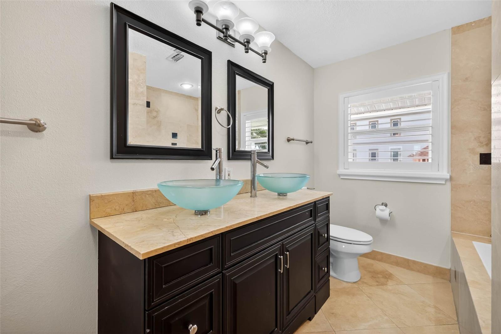 Image 14 of 34 For 2605 Hibiscus Drive W