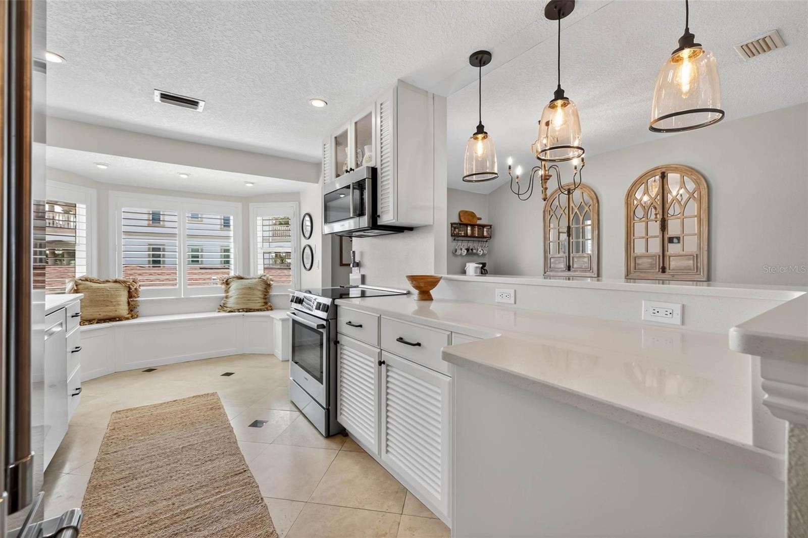 Image 3 of 34 For 2605 Hibiscus Drive W