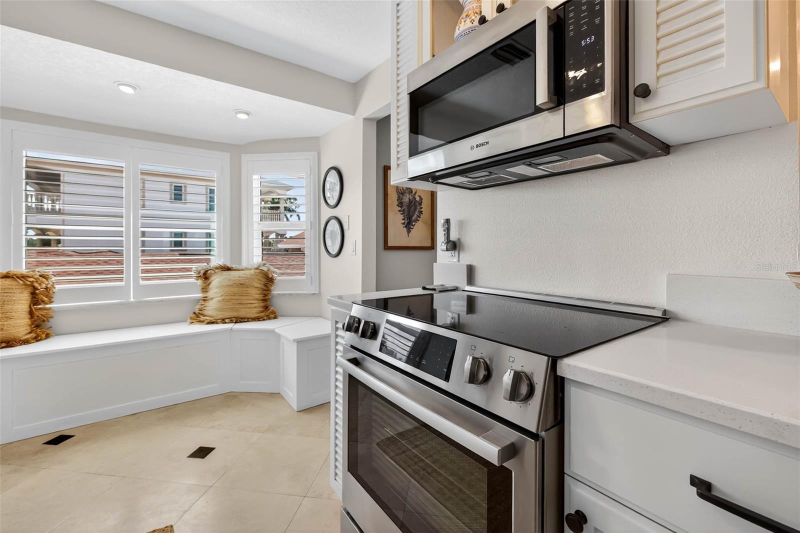 Image 4 of 34 For 2605 Hibiscus Drive W