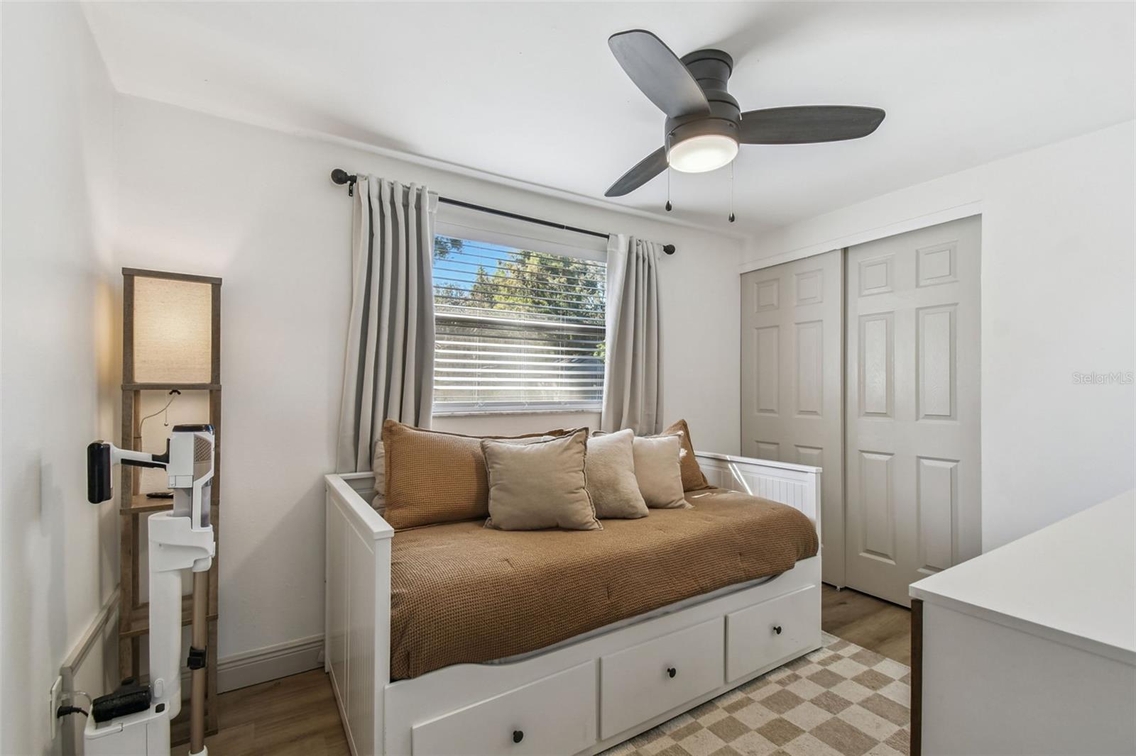 Image 11 of 16 For 12834 103rd Street