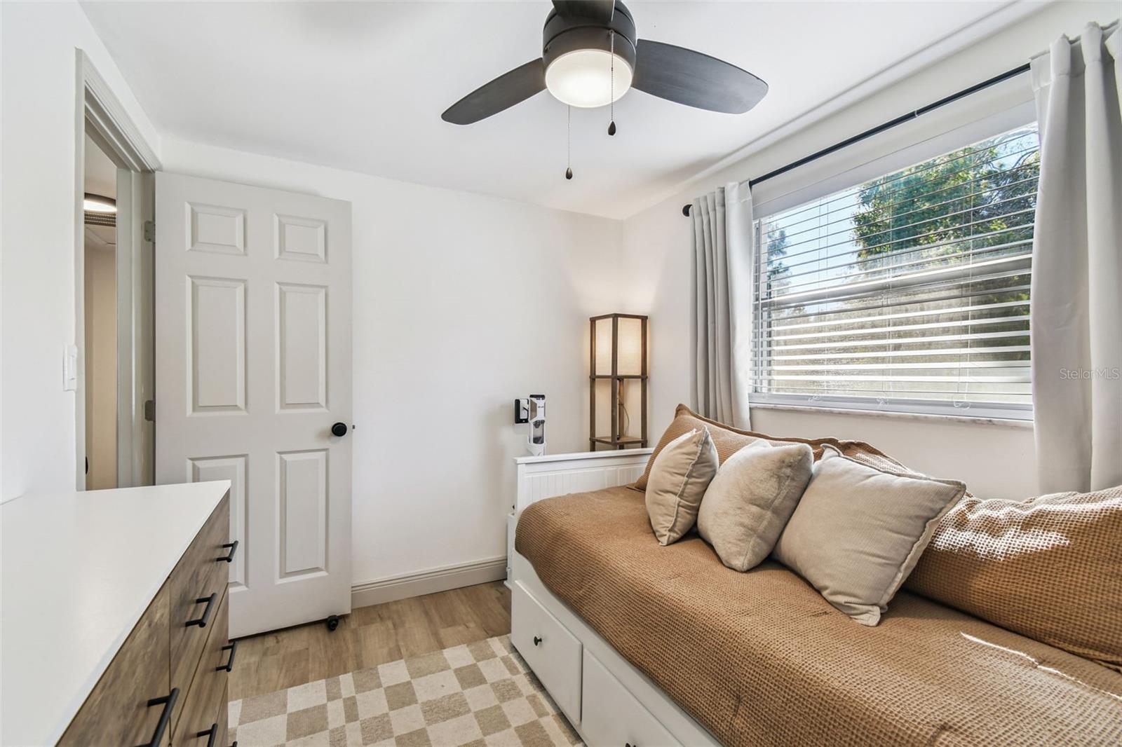 Image 12 of 16 For 12834 103rd Street