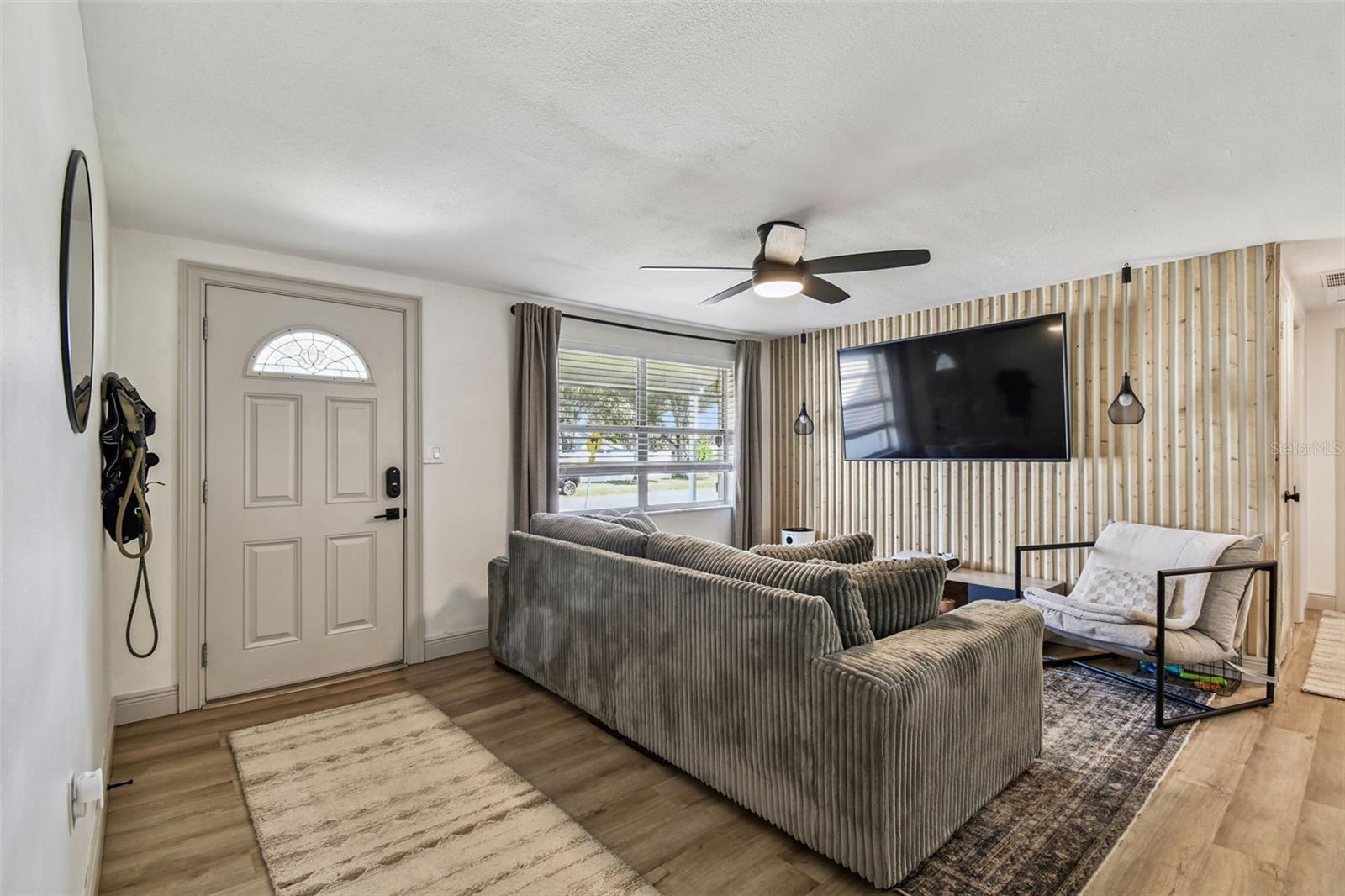 Image 4 of 16 For 12834 103rd Street