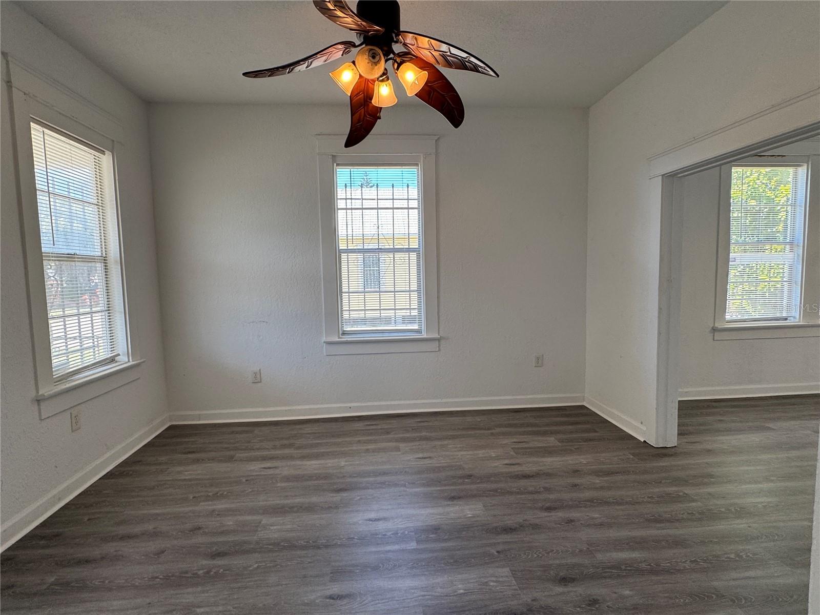 Image 7 of 34 For 1022 14th Avenue