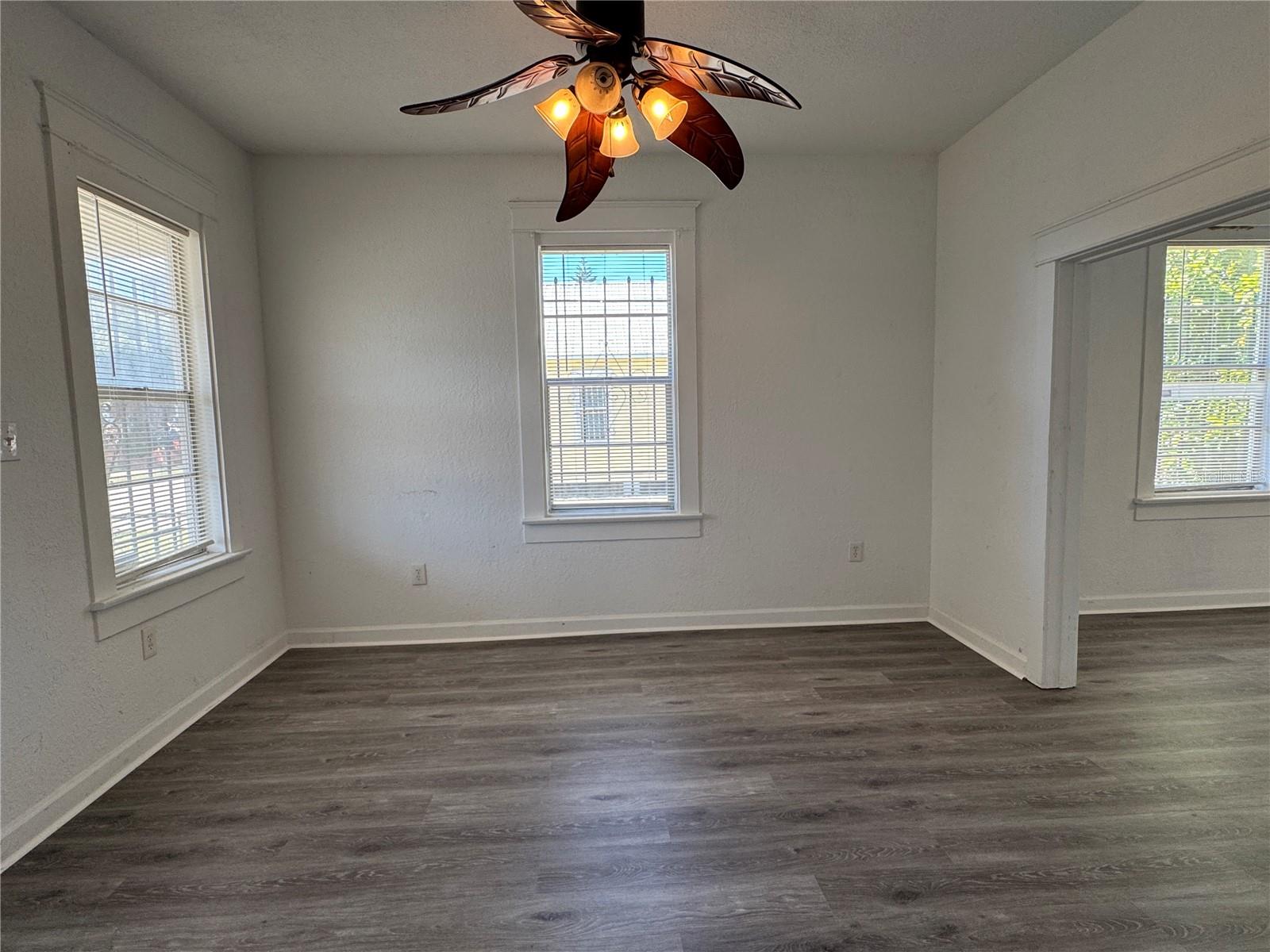 Image 9 of 34 For 1022 14th Avenue