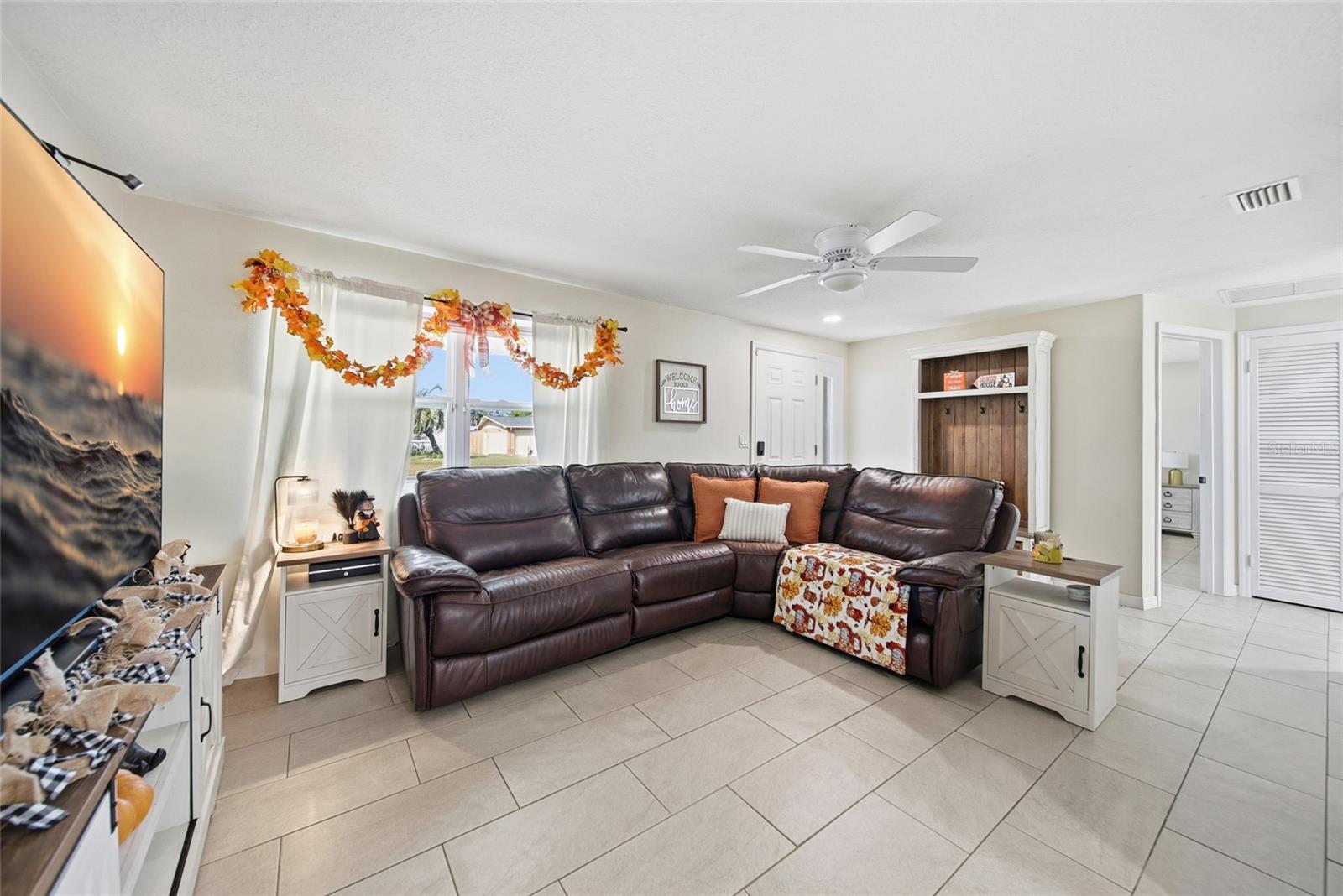 Image 12 of 27 For 3744 Carron Street