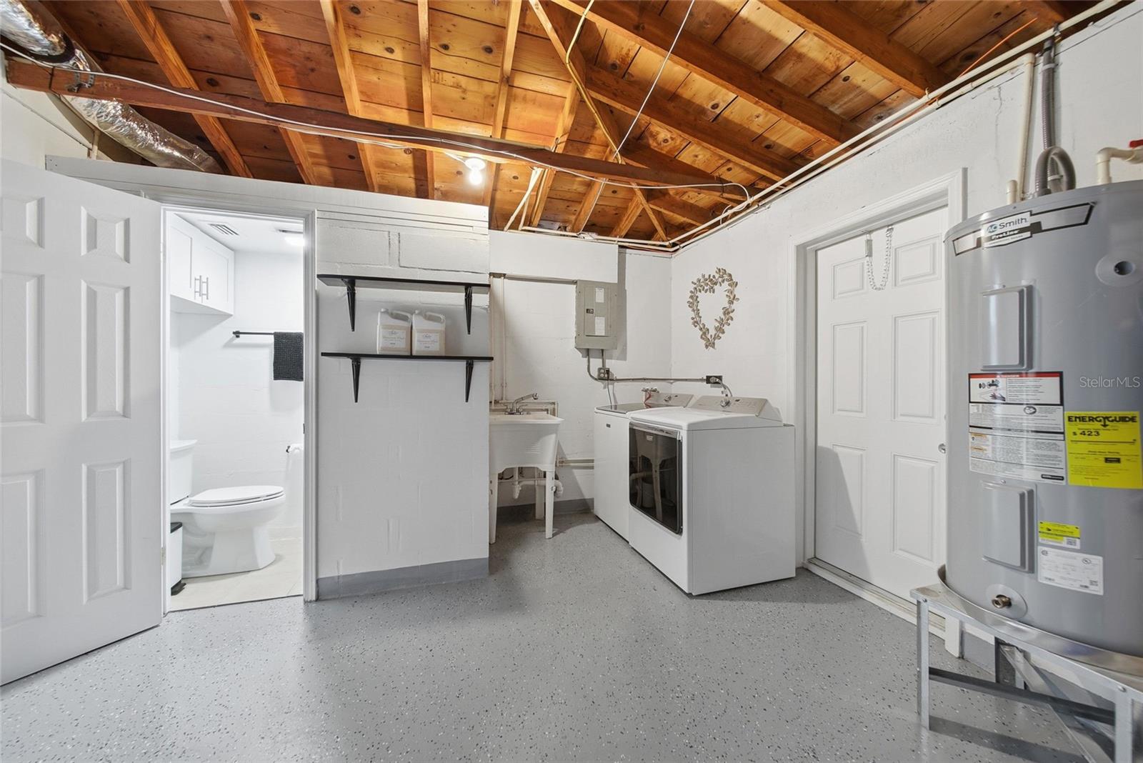 Image 22 of 27 For 3744 Carron Street