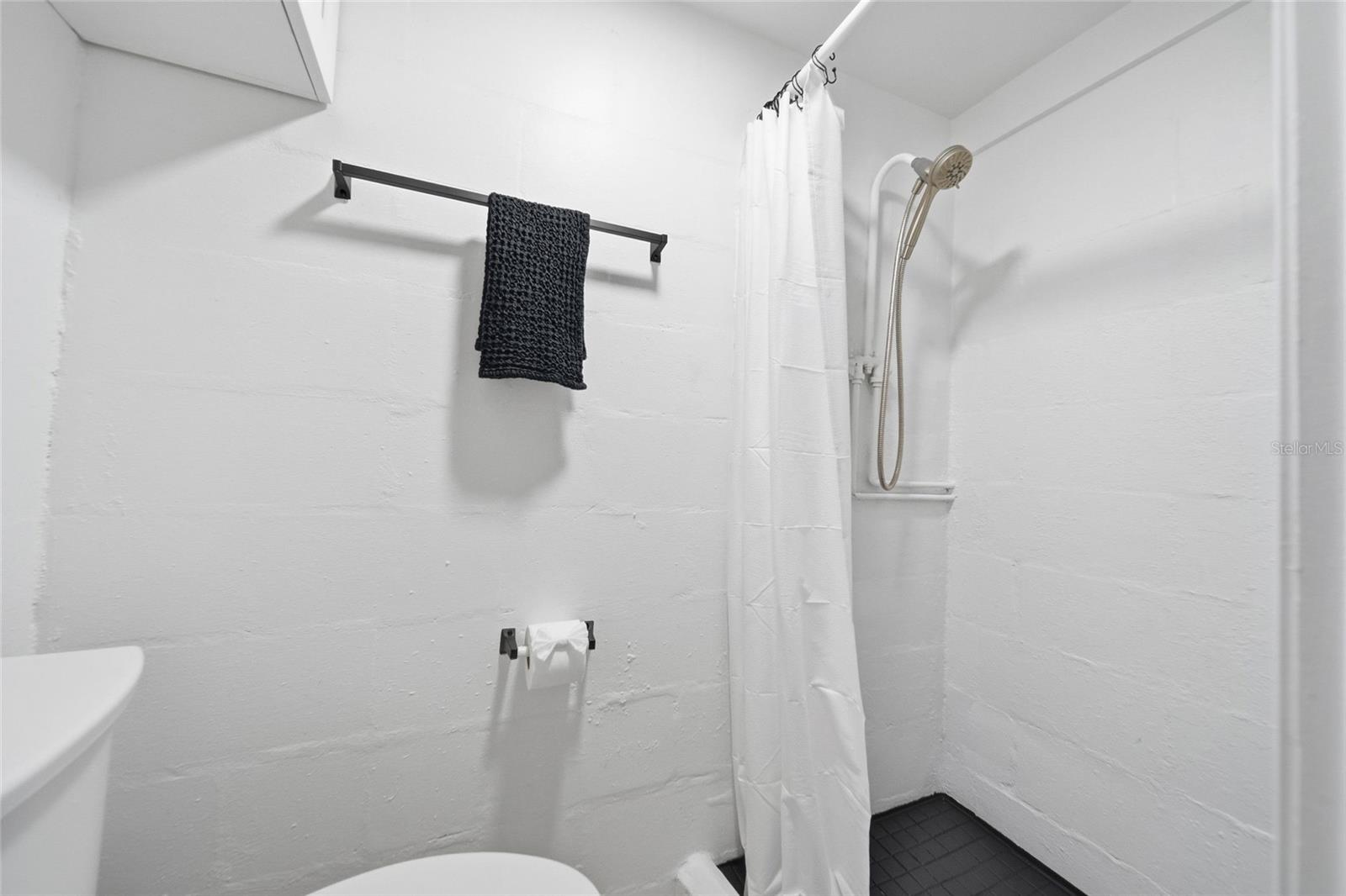 Image 23 of 27 For 3744 Carron Street