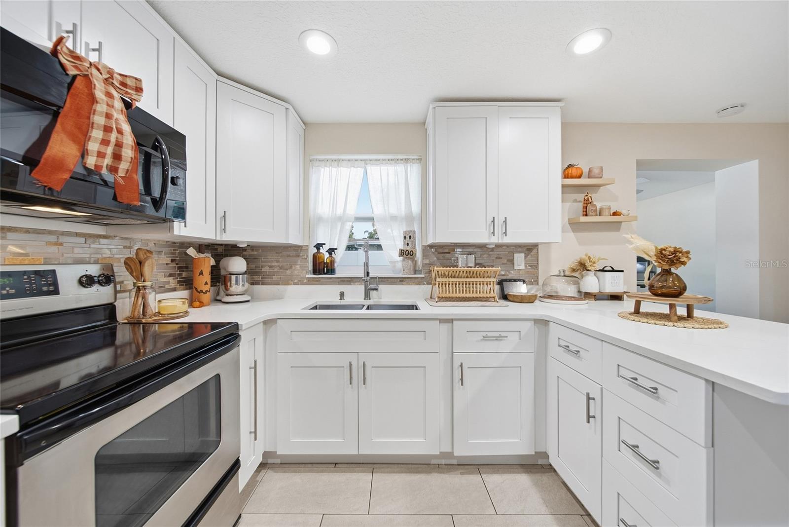 Image 7 of 27 For 3744 Carron Street