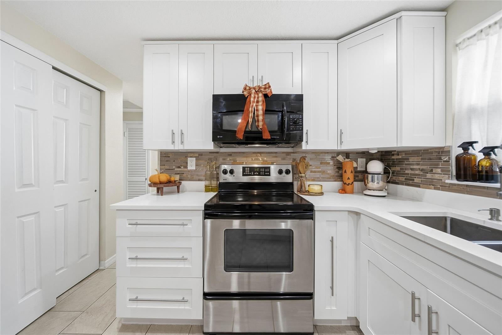 Image 8 of 27 For 3744 Carron Street