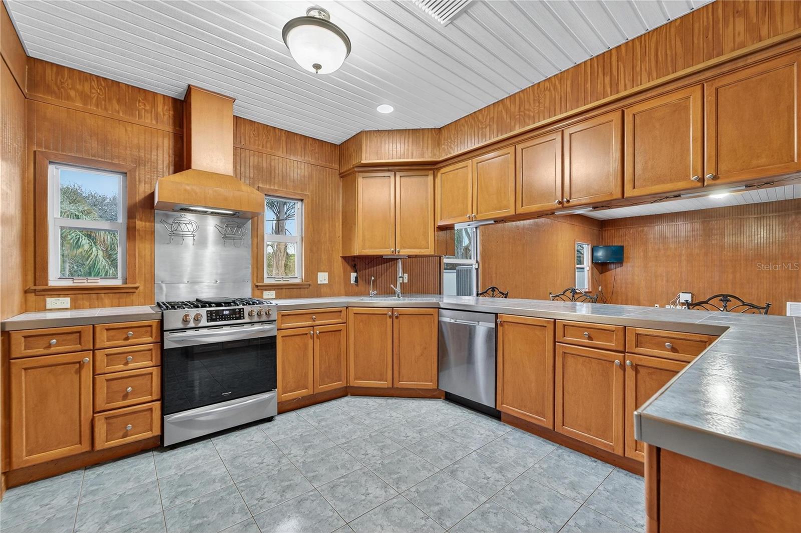 Image 32 of 83 For 1873 Wacassassa Street