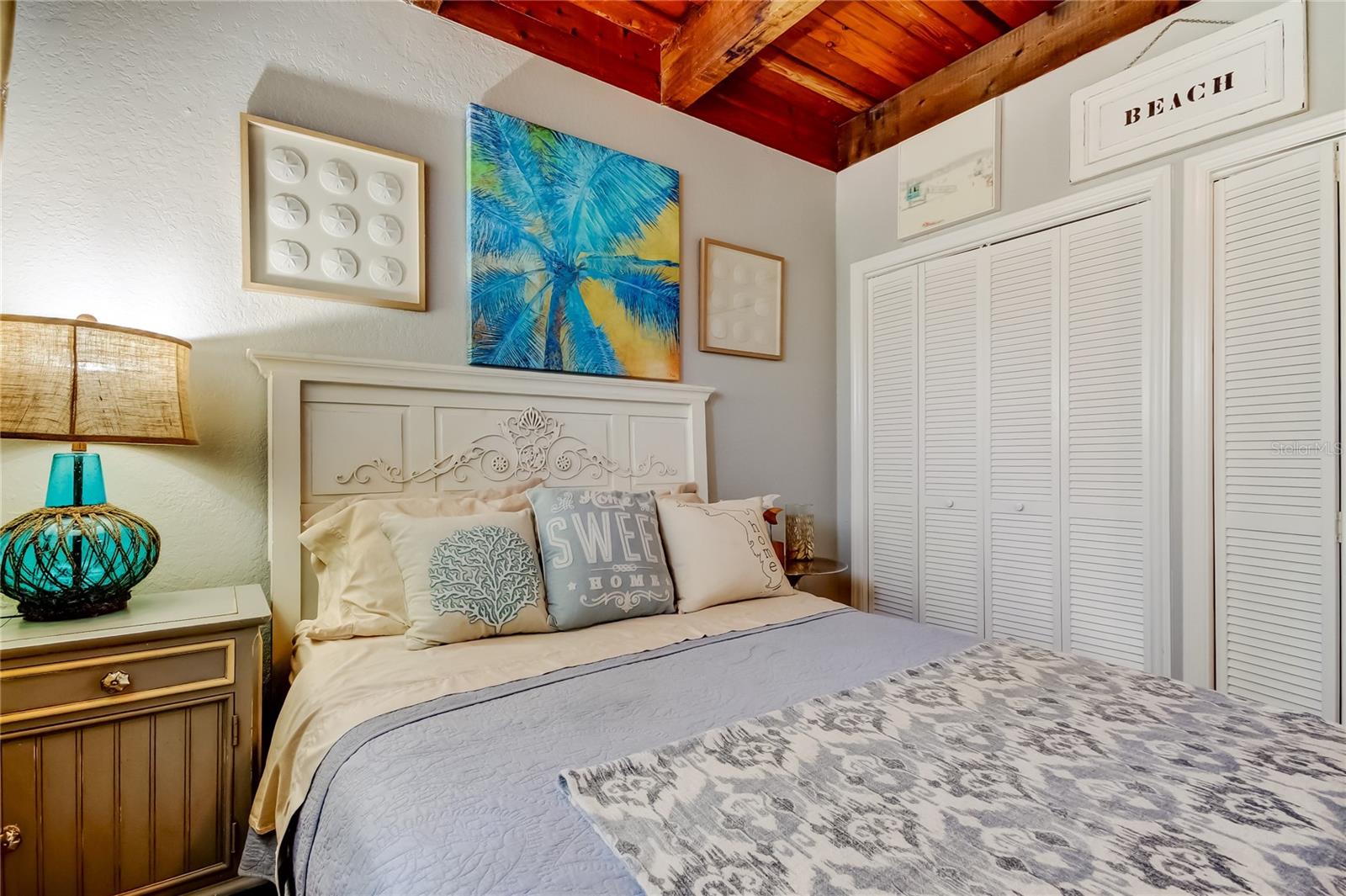 Image 18 of 33 For 19530 Gulf Boulevard 5b