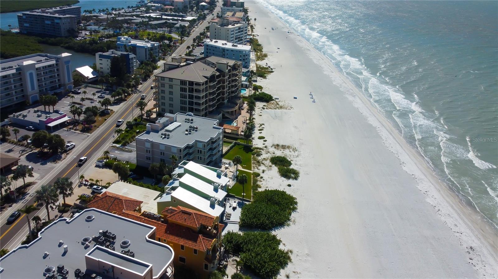 Image 35 of 48 For 19530 Gulf Boulevard 5b