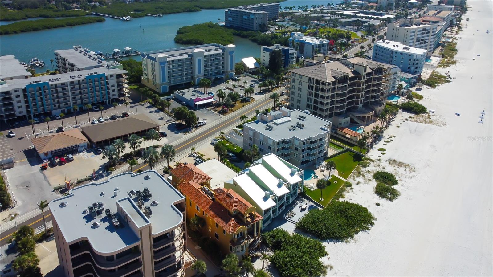 Image 36 of 48 For 19530 Gulf Boulevard 5b