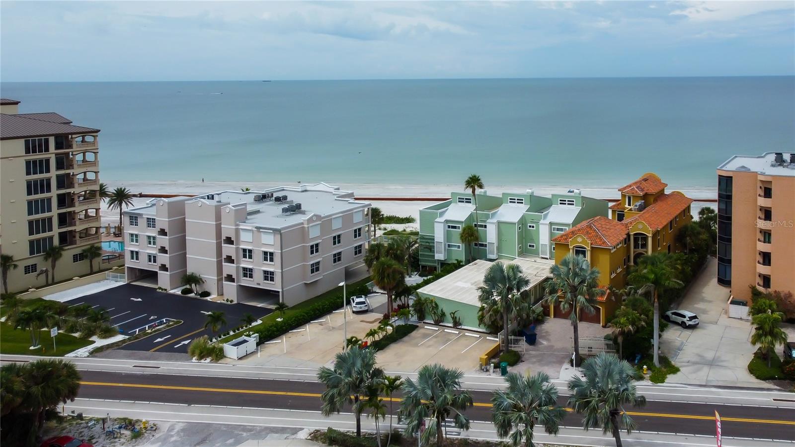 Image 41 of 48 For 19530 Gulf Boulevard 5b