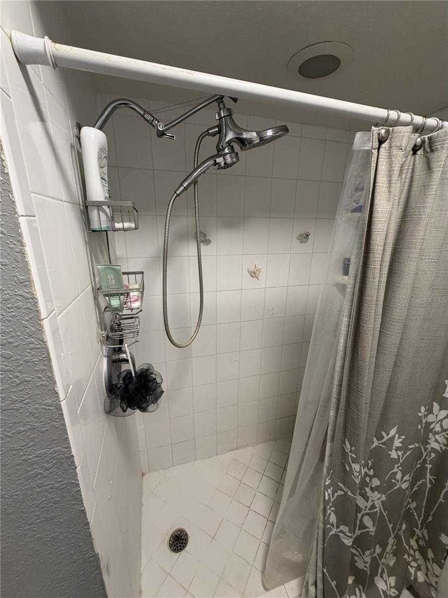 Image 12 of 18 For 7925 Pine Drive 33