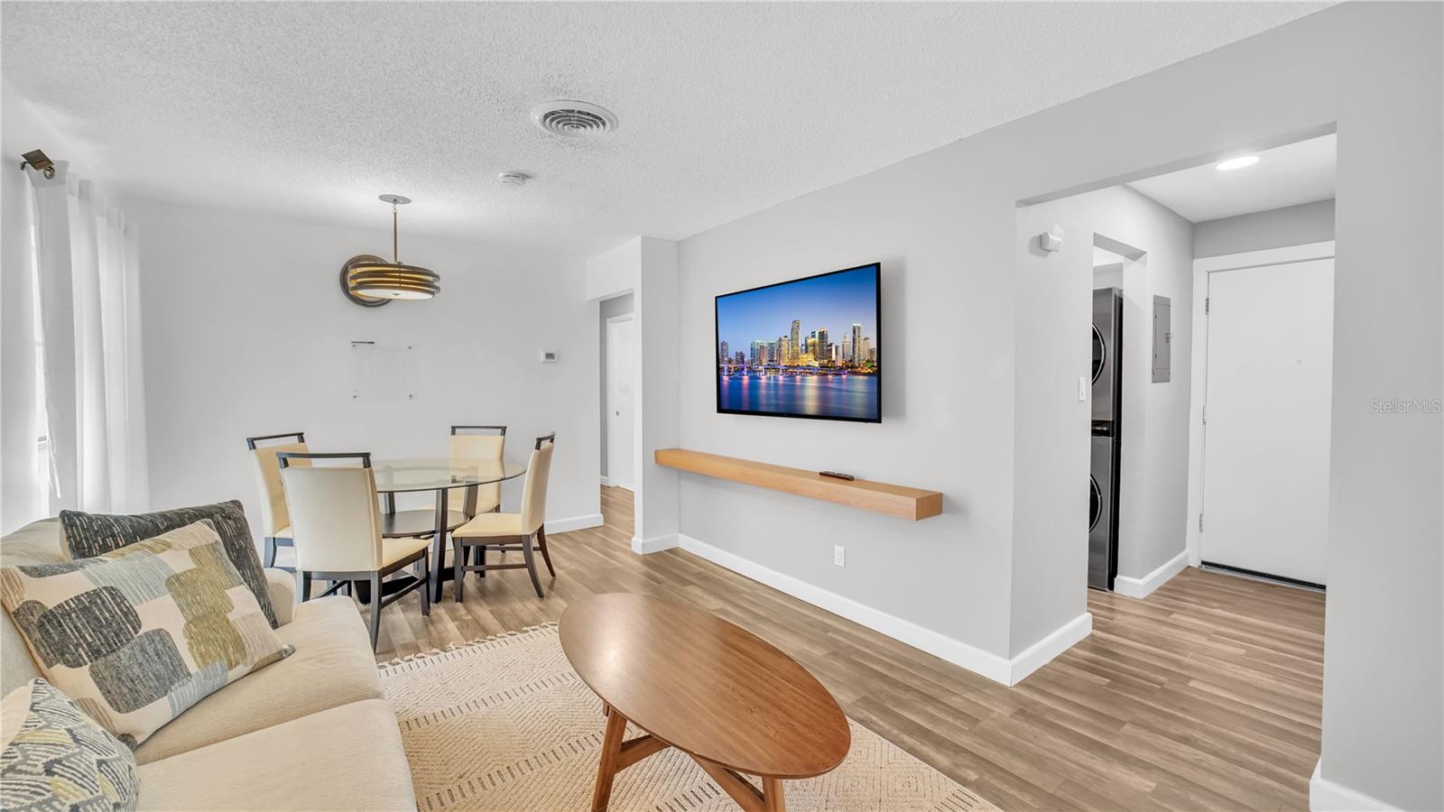 Image 11 of 35 For 501 Bay Drive 704