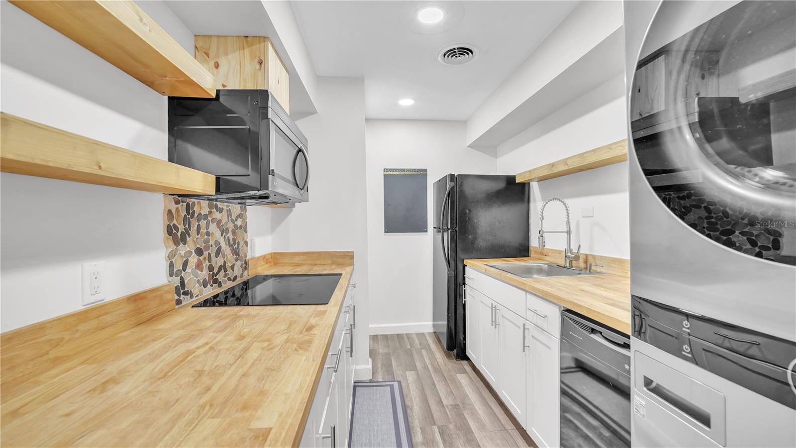 Image 14 of 35 For 501 Bay Drive 704