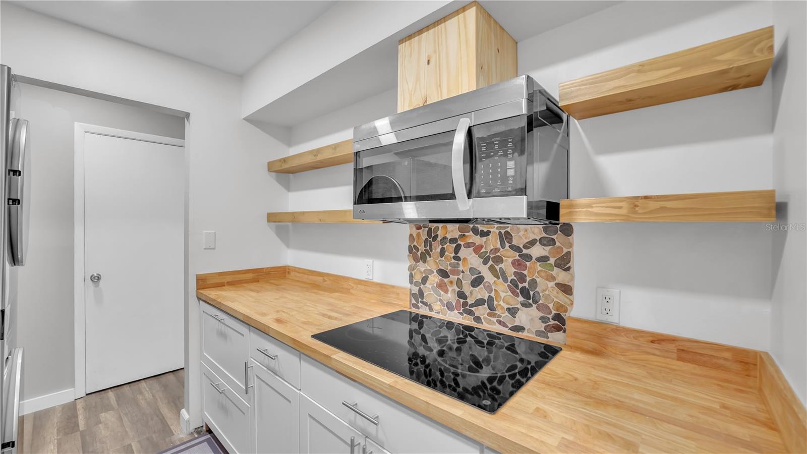 Image 15 of 35 For 501 Bay Drive 704