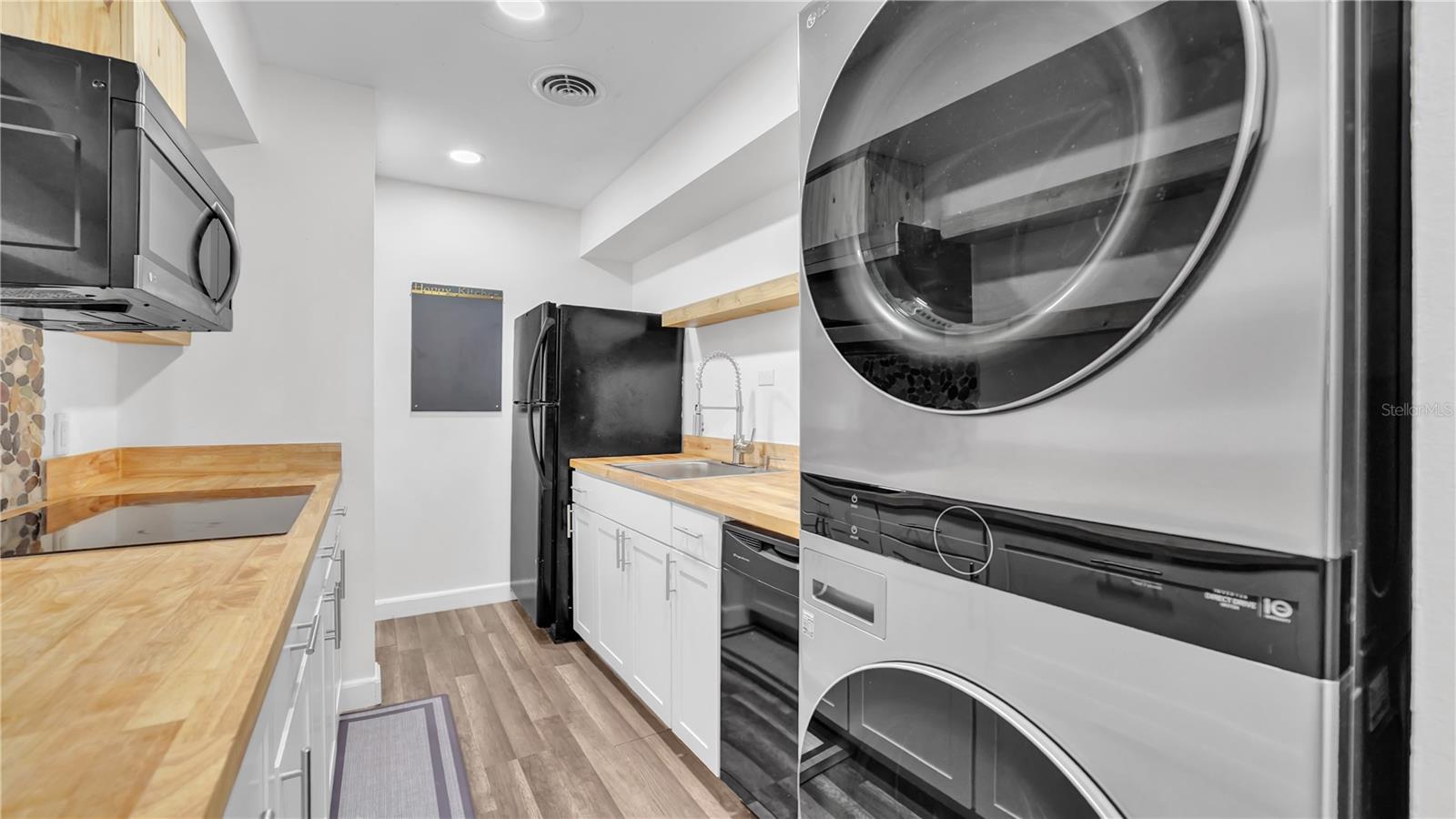 Image 16 of 35 For 501 Bay Drive 704