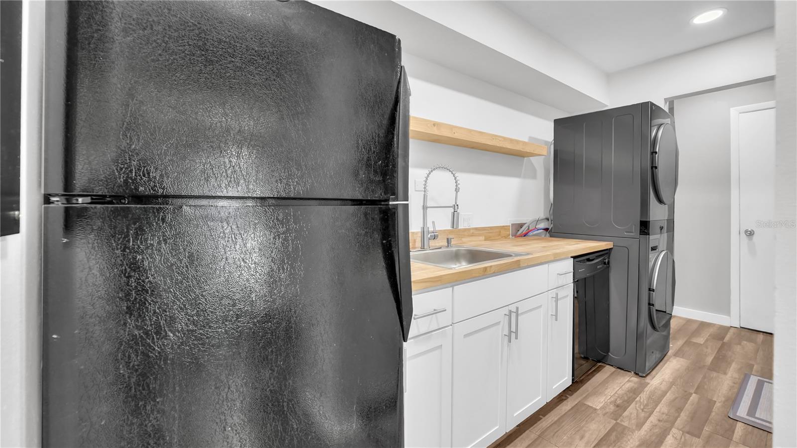 Image 17 of 35 For 501 Bay Drive 704