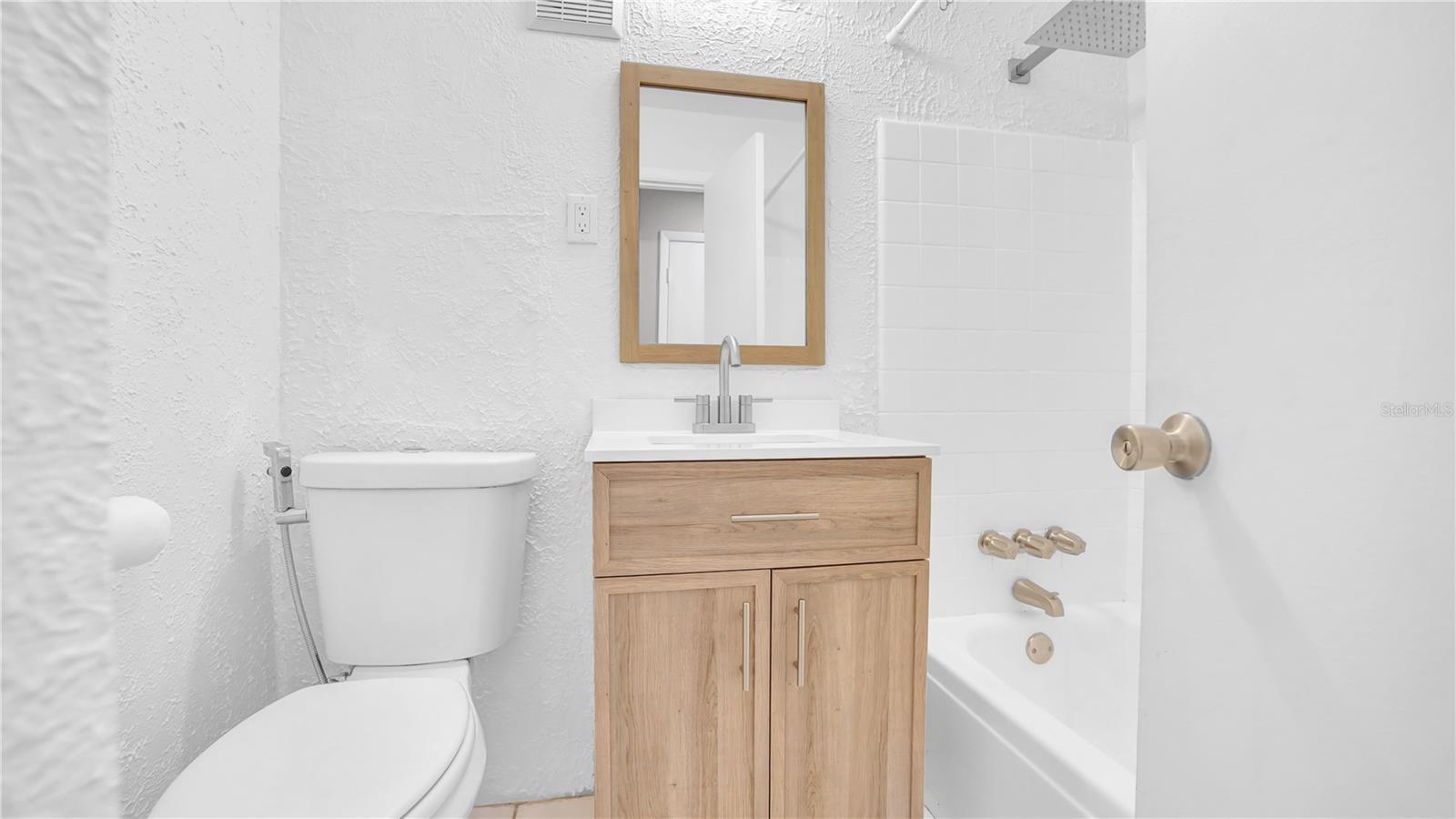 Image 19 of 35 For 501 Bay Drive 704