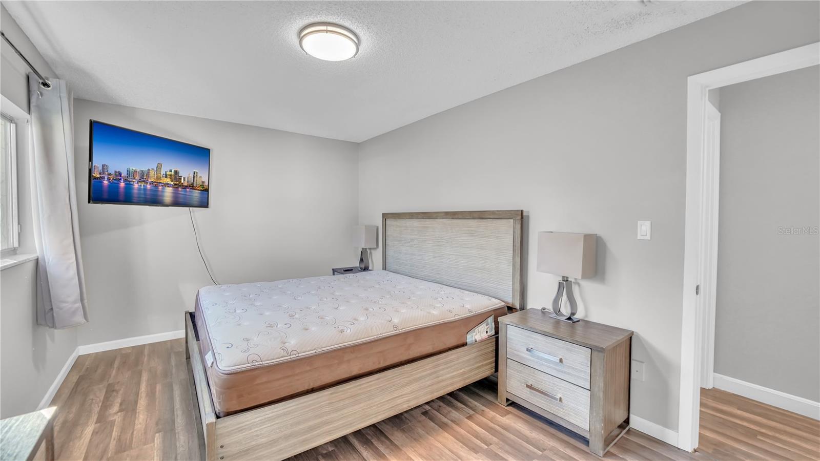 Image 21 of 35 For 501 Bay Drive 704