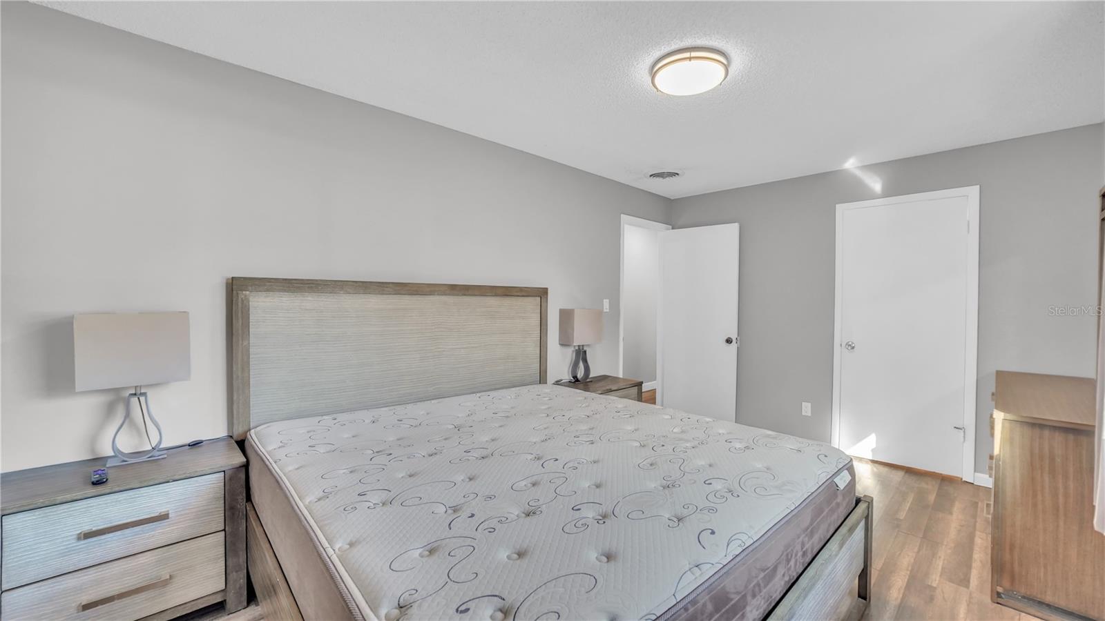 Image 22 of 35 For 501 Bay Drive 704