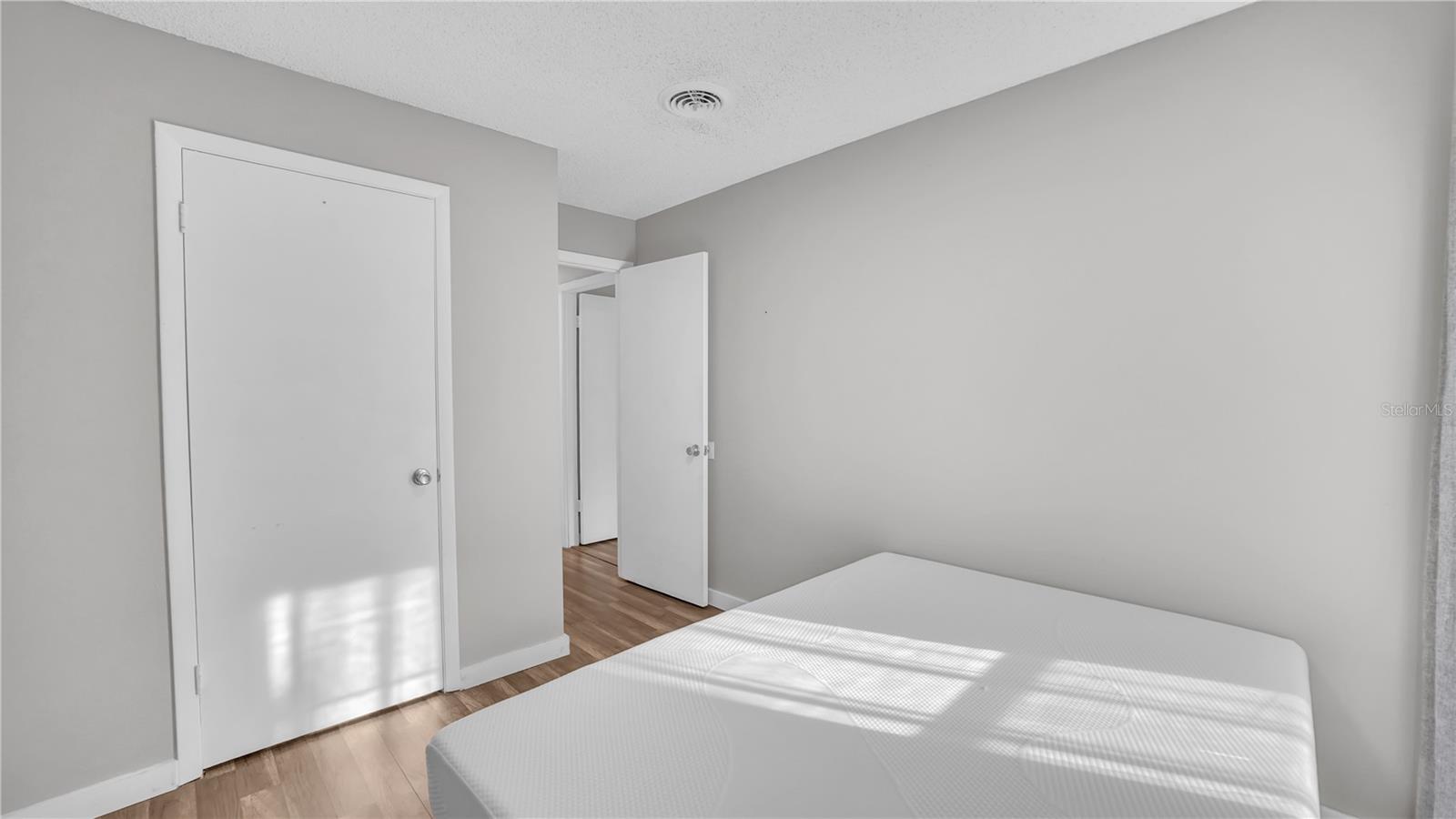 Image 27 of 35 For 501 Bay Drive 704