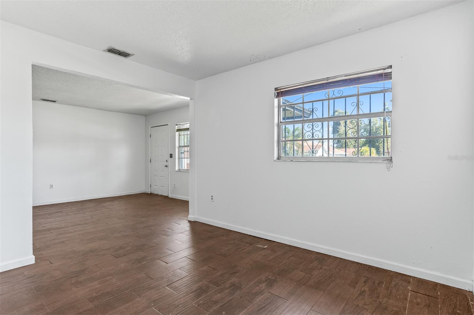 Image 12 of 27 For 1550 Wright Drive