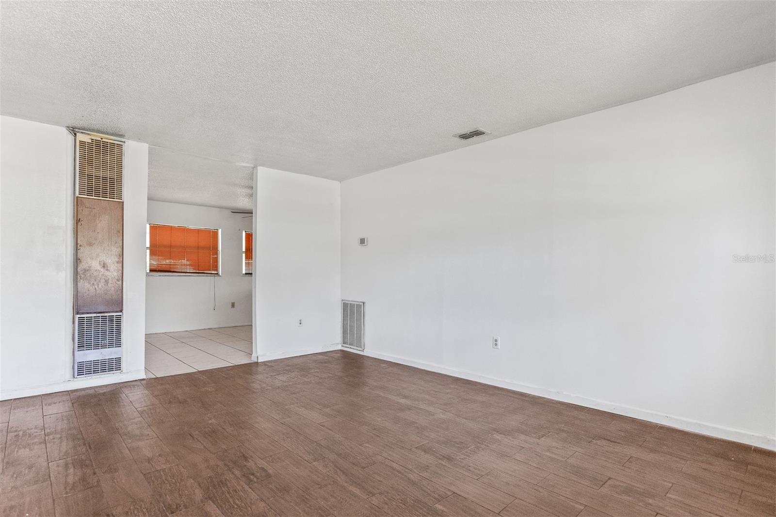 Image 13 of 27 For 1550 Wright Drive