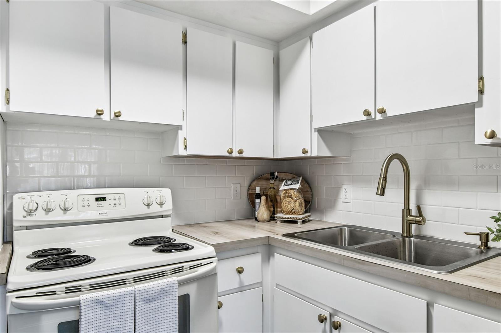 Image 16 of 62 For 5861 42nd Terrace N 1712