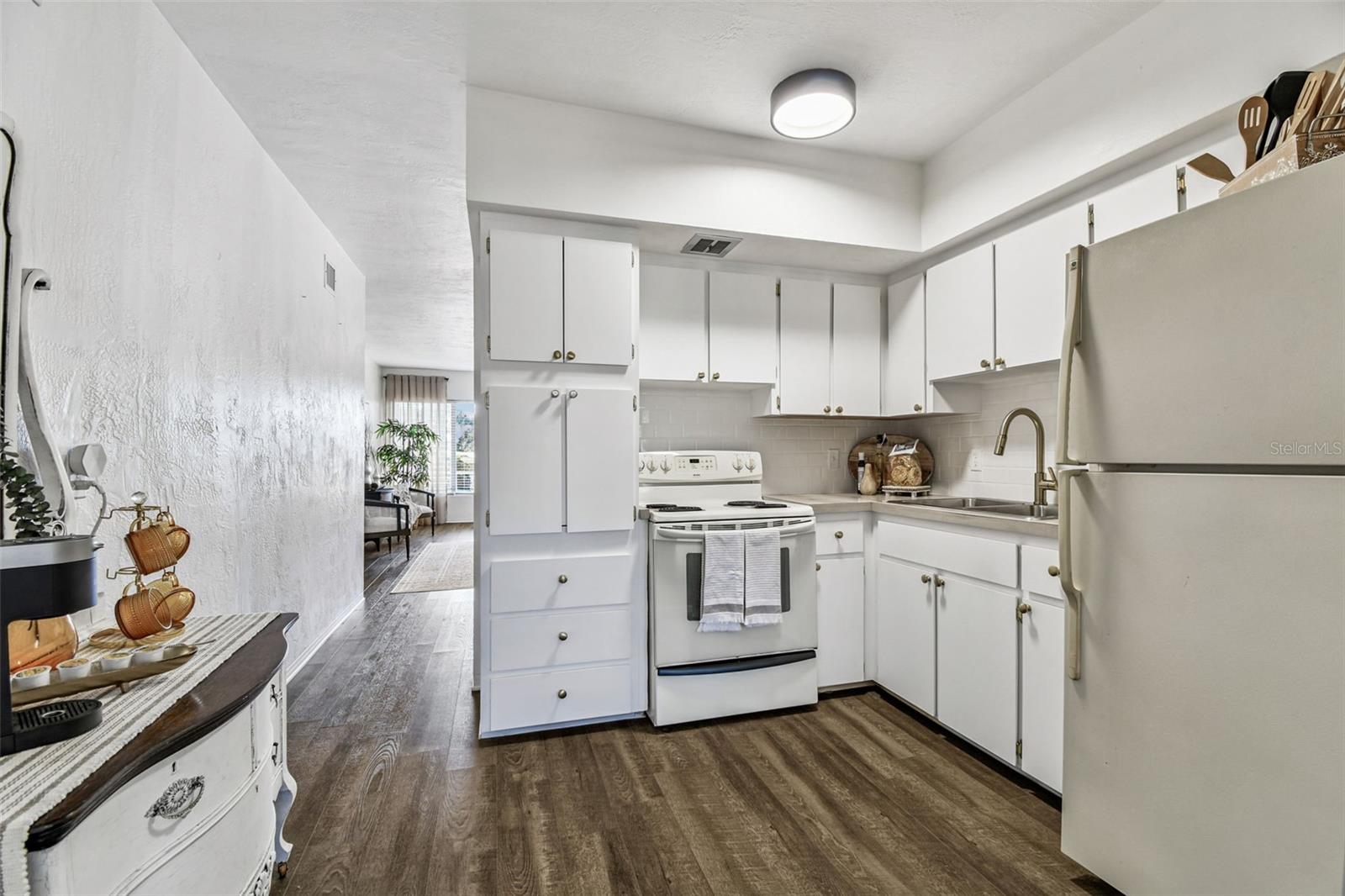 Image 17 of 62 For 5861 42nd Terrace N 1712