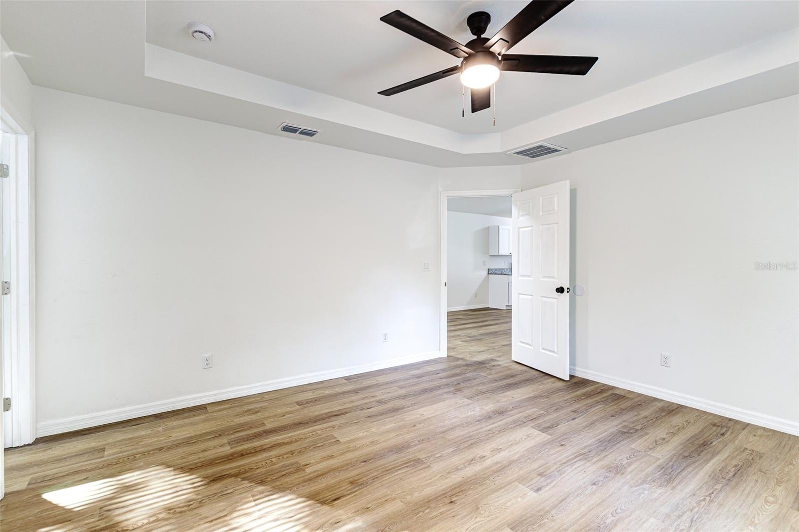 Image 13 of 25 For 2728 Golfview Street