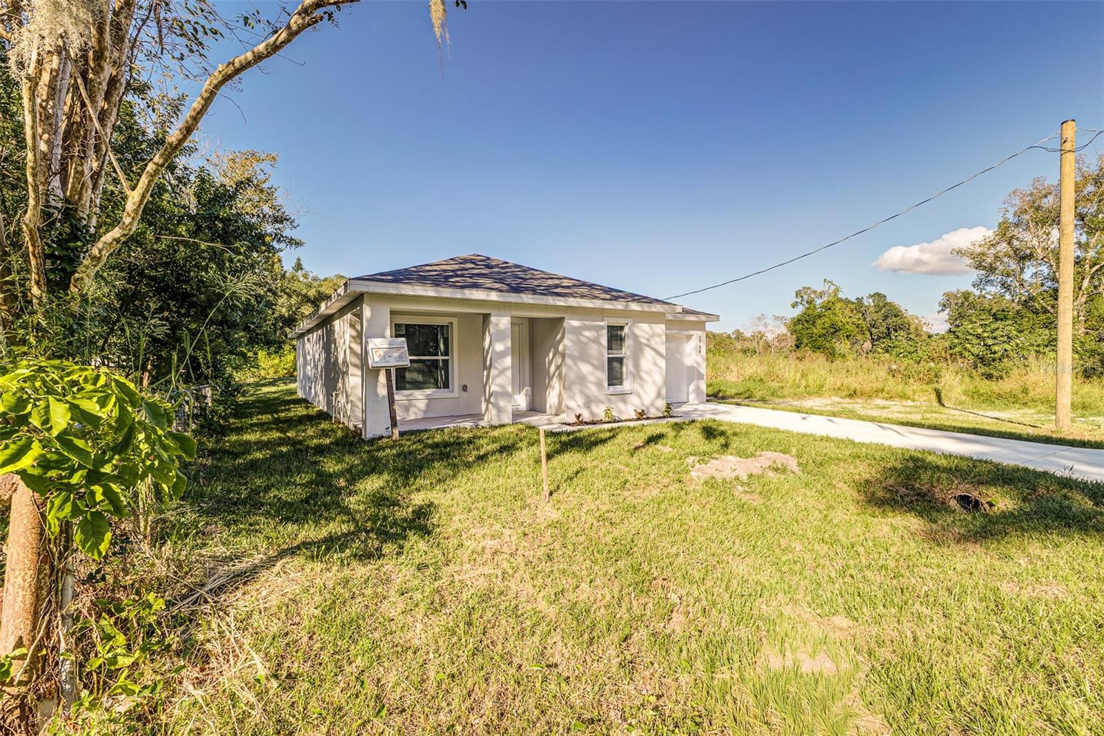 Image 3 of 25 For 2728 Golfview Street