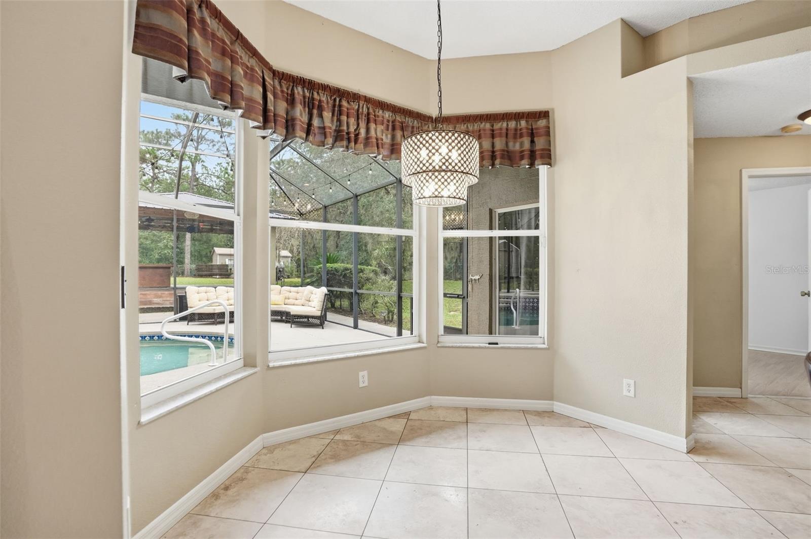 Listing photo id 21 for 10335 Dauphine Terrace